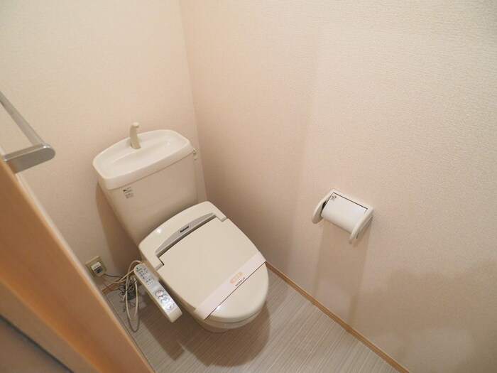 プリーマヴェール Ｂのトイレ|温水洗浄暖房便座