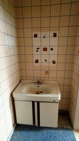 ６３２８４　岐阜市本荘西３丁目事業用の洗面所