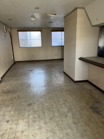 ６３２８４　岐阜市本荘西３丁目事業用の居間・リビング