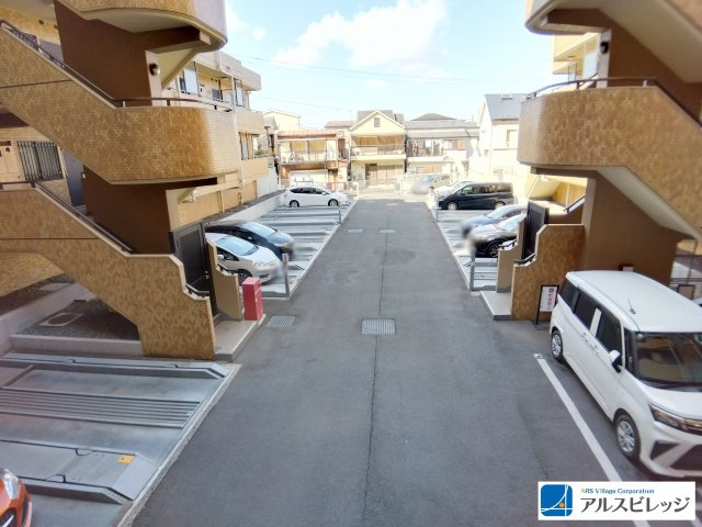 ライオンズマンション上福岡第3の駐車場