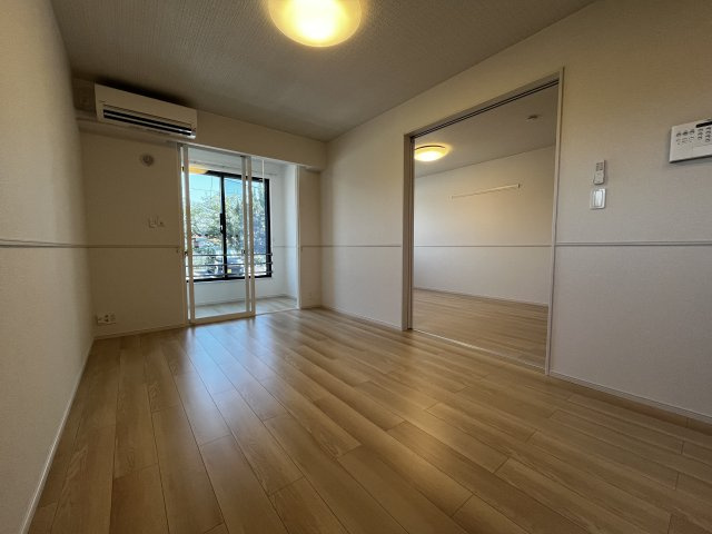 ヒカルサ境港渡町イーストの居間・リビング