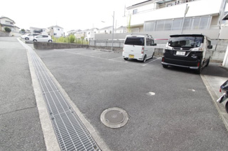 【駐車場】