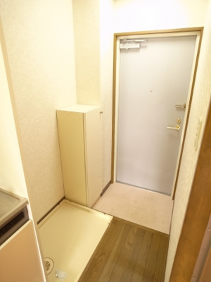 【内装】 | アーバネックスＴＭ | 玄関先には下駄箱収納付き♪