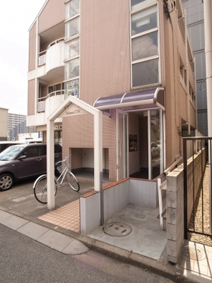 【その他共用部分】 | アーバネックスＴＭ | エントランス横にゴミステーション　お出かけ前にポイツ。