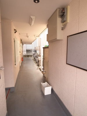 【エントランス】 | アーバネックスＴＭ | 雨が降っても、屋根付きなので大丈夫！