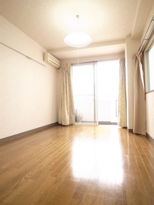 【居間・リビング】 | アーバネックスＴＭ | お部屋は家具を置いても傷がつきにくいフローリング仕立て。