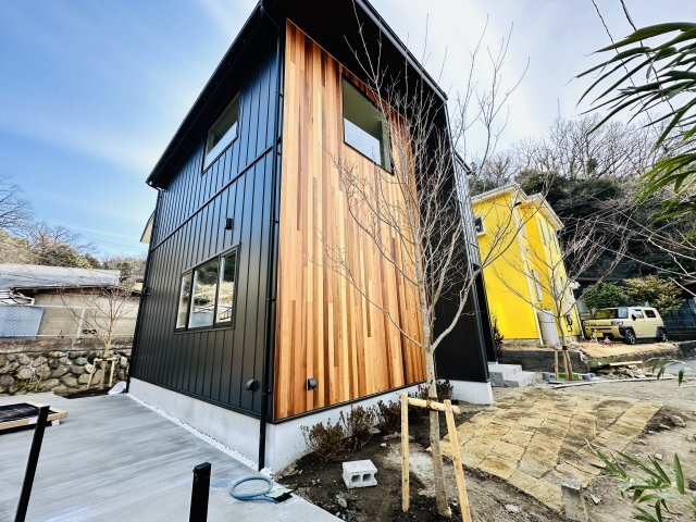 古都鎌倉の緑あふれる場所にある朝比奈IC近くの新築住宅の外観