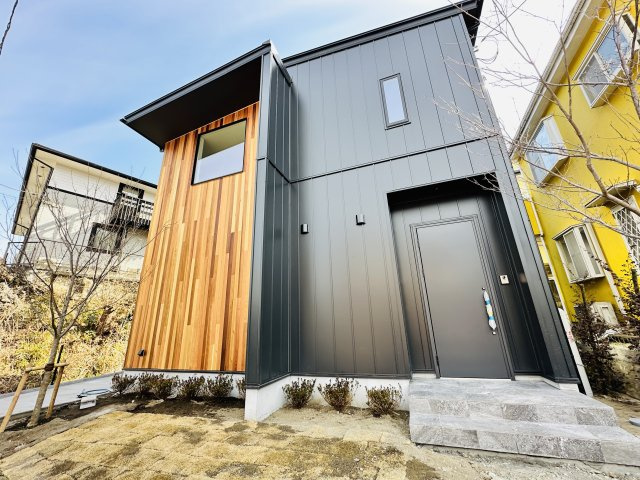 古都鎌倉の緑あふれる場所にある朝比奈IC近くの新築住宅の外観