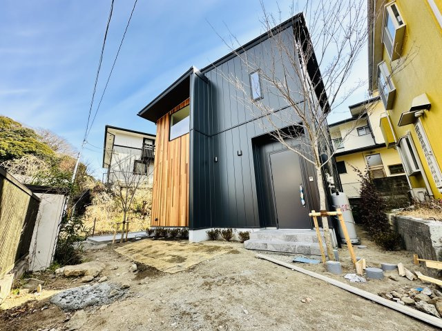 古都鎌倉の緑あふれる場所にある朝比奈IC近くの新築住宅の外観