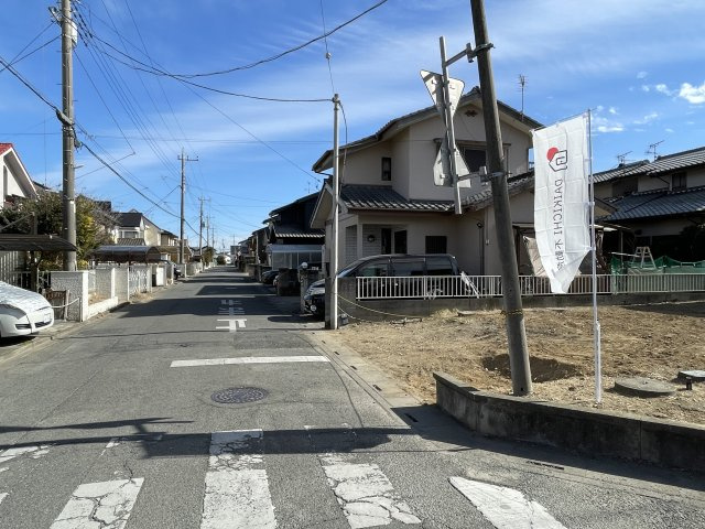 【前面道路含む現地写真】 | 児玉郡上里町七本木　売地　全1区画　
