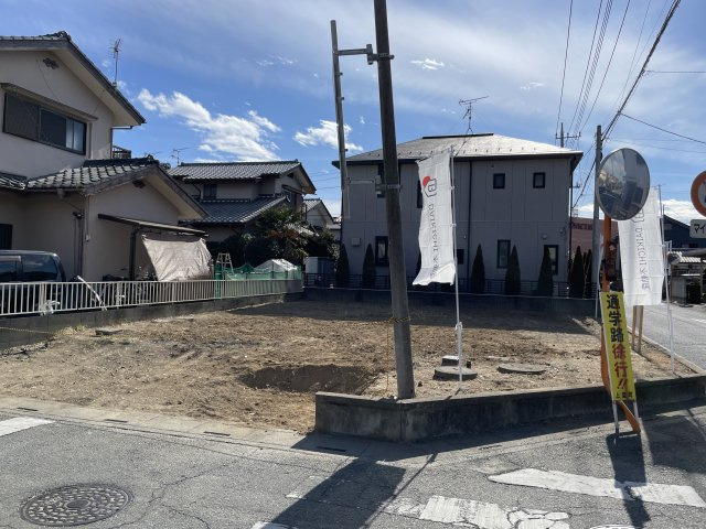 【前面道路含む現地写真】 | 児玉郡上里町七本木　売地　全1区画　