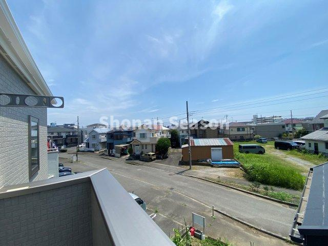 【展望】 | 穏やかで落ち着いた、湘南の海風そよぐロケーション！
R7.7月には「道の駅　湘南ちがさき」がNEWOPEN♪
ますます活気あふれる好立地で、新生活を始めませんか。