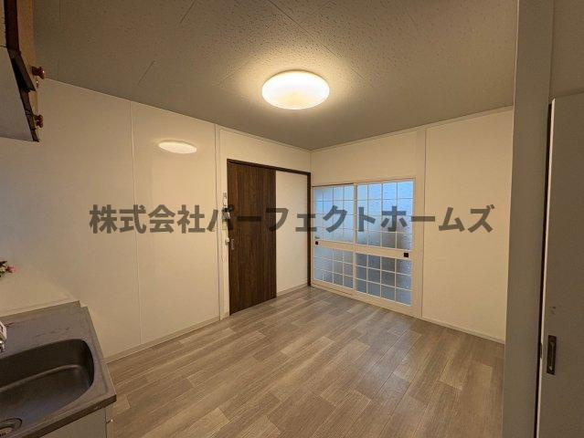 交野ハウスの居間・リビング|こちらのリビングで趣味の時間をお楽しみください