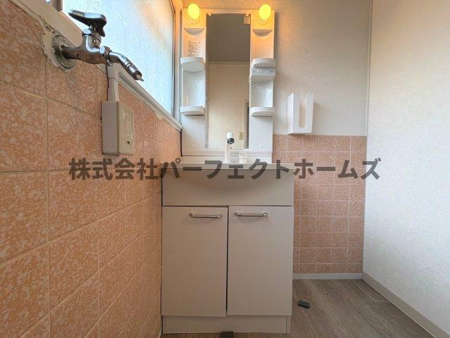 交野ハウスの独立洗面台|使いやすい独立洗面台です