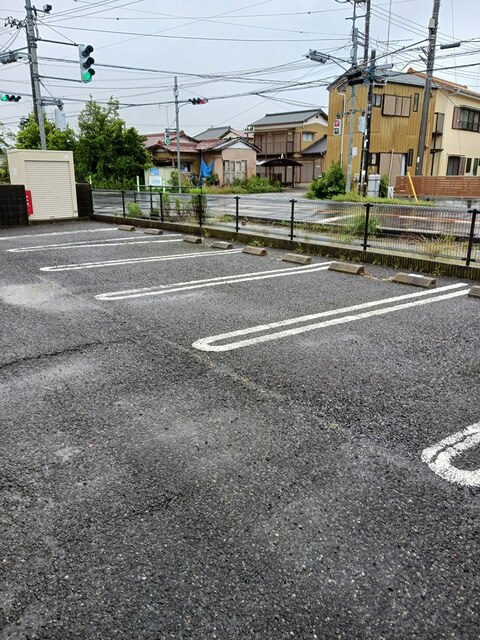 シャルマン　ソレイユの駐車場