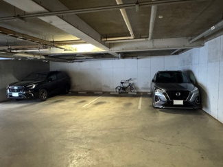 【駐車場】