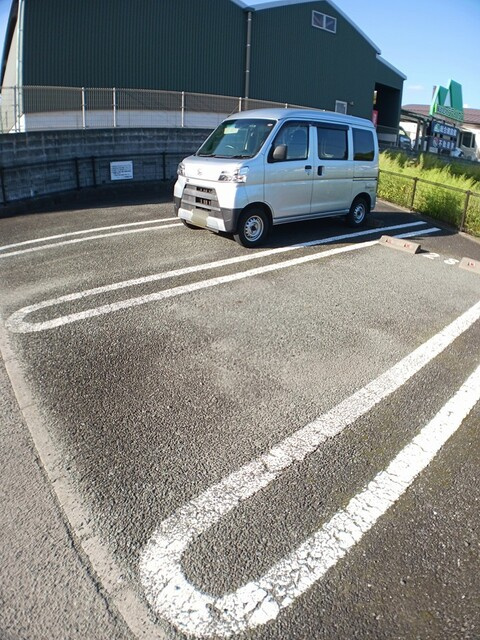 エアリーヴィラ壱番館の駐車場
