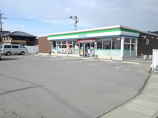 エアリーヴィラ壱番館の周辺|ファミリーマートまで1340m