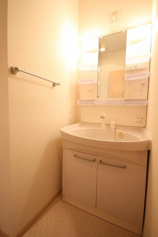 ブルースカイ　F棟の洗面所|※お部屋により仕様が異なる場合があります※