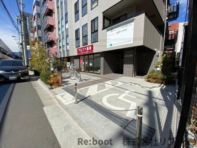 西葛西宮内ビルの駐車場