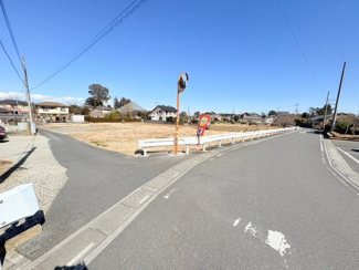 【前面道路含む現地写真】