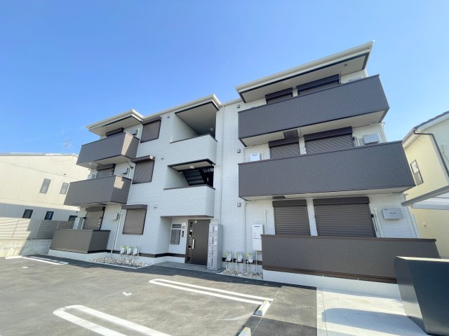 アウスレーゼ高畑の外観