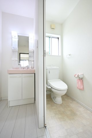 【独立洗面台】 | 太田市龍舞町　中古戸建 | 2Fにも洗面化粧台あり便利です♪