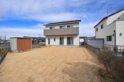 【庭】 | 太田市龍舞町　中古戸建 | 約43坪もある広いお庭でBBQやガーデニング、ドッグランなど夢が広がりますね♪
