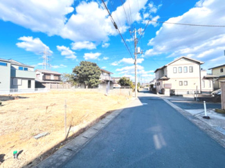 【前面道路含む現地写真】