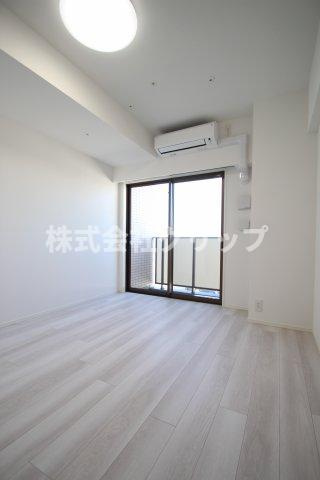 クレストタップ新横浜の洋室