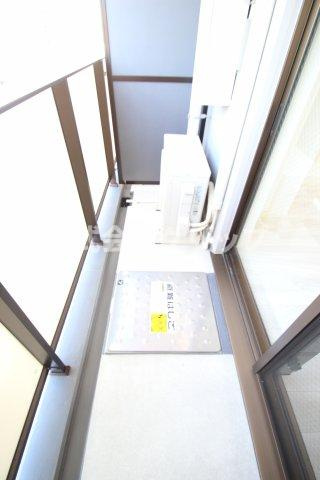 クレストタップ新横浜のバルコニー