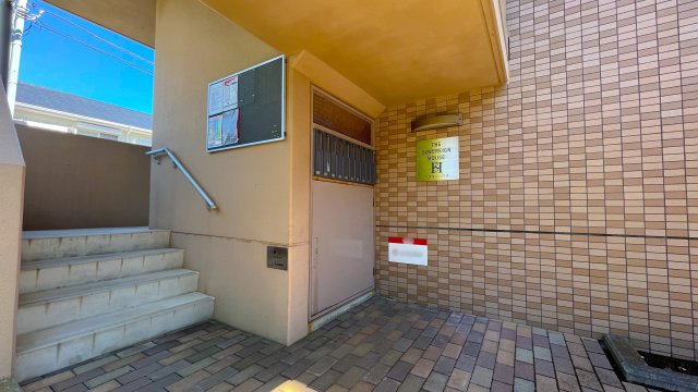 ソブリンハウスのエントランス