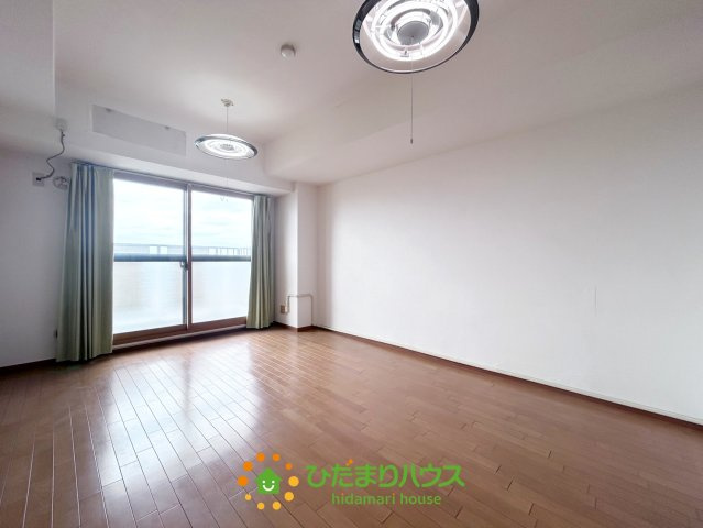 ライオンズガーデン久喜参番館の居間・リビング