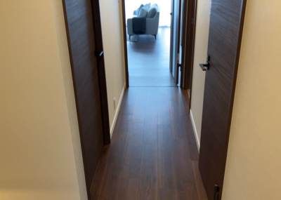 【内装】 | ユニヴェルシオール学園の丘 | 内装はとにかくおしゃれなものがいい！と選ぶ前に、まず住んだ後のことを想像してみましょう。住んでみたらコンセントの位置が悪くて使いにくいなど出てきます。事前にどの家電をどこに置くか想定しておきましょう。