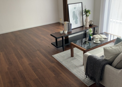 【居間・リビング】 | ユニヴェルシオール学園の丘 | リビングの間取りの種類は大きくわけてリビングとダイニングが別になっているタイプ、リビングダイニング一体型です。どちらも一長一短ですので、家を選ぶ時はその両面をチェックして決めるようにしましょう。