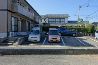 【駐車場】