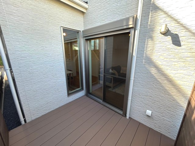 向日市鶏冠井町北井戸のその他|リビングと繋がるウッドデッキ♪
