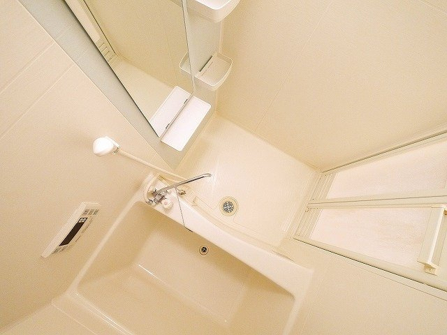 コモドビラⅥの浴室|コンパクトで使いやすいお風呂です