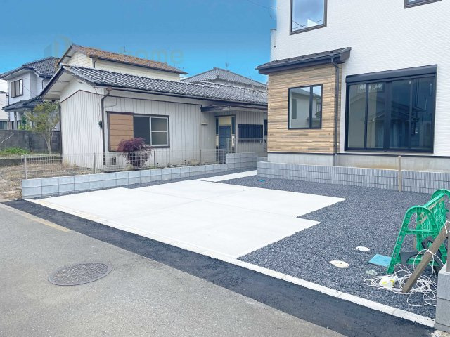 つくばみらい市伊奈東9期　新築戸建て　1号棟の駐車場|カースペースは2台お停めいただけます♪