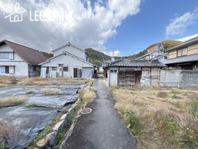 姫路市西庄／売土地の前面道路含む現地写真
