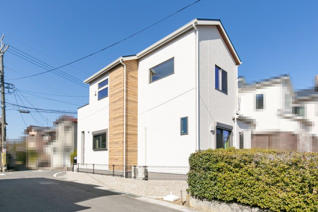 【成約済】向日市鶏冠井町北井戸の前面道路含む現地写真|駅・学校・スーパーがすべて徒歩10分圏内に揃った便利な住環境です！