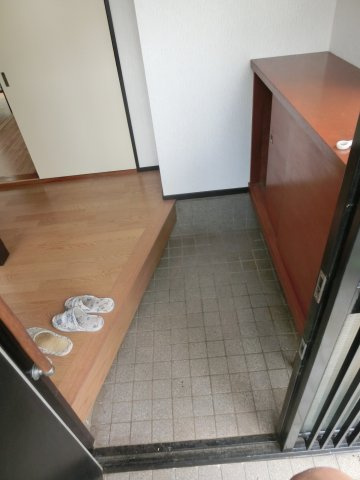 元名貸家　の玄関