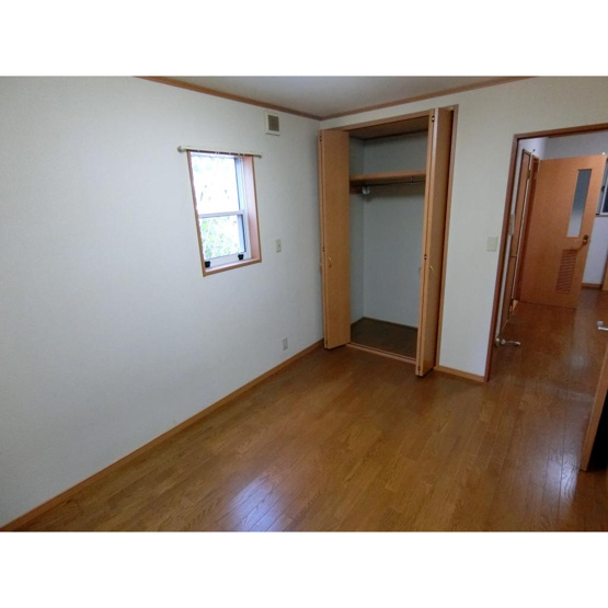 【居間・リビング】 | ｻﾞ ﾊｳｽ ｵﾌﾞ ﾏﾀﾞﾑｼﾞｭｴﾙ  A1棟 | 洋室