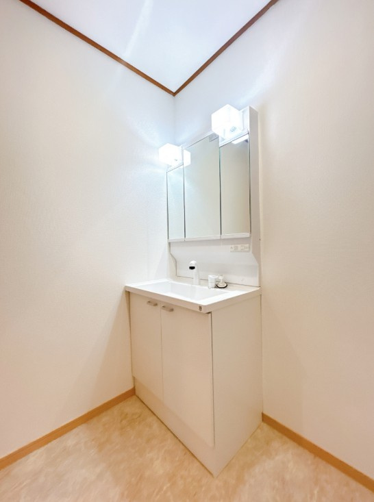 リフォーム中古戸建　丹羽郡扶桑町大字斎藤字北山　昭和60年築の独立洗面台