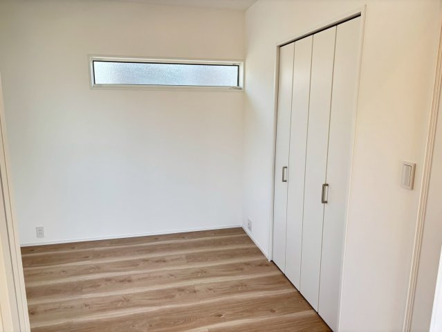 ピークス山の田中央の洋室