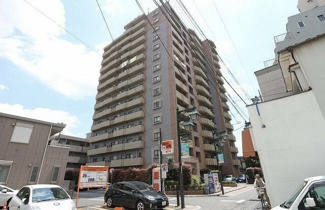 【外観】 | 鉄筋コンクリート造のがっちりとした建物。