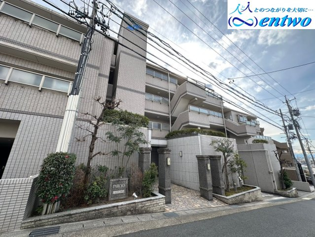 パルシオ本山鹿子町の外観|閑静な住宅街に佇む低層マンション。
大切なペットと暮らせます(飼育細則有)♪