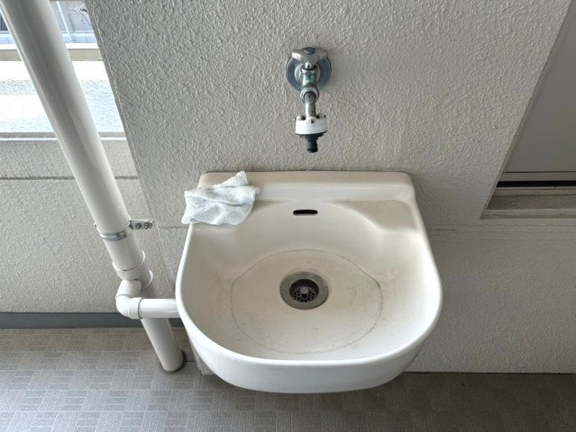 パルシオ本山鹿子町の設備|バルコニーにはスロップシンクを設置。ガーデニングやスニーカーの洗濯等に便利です！