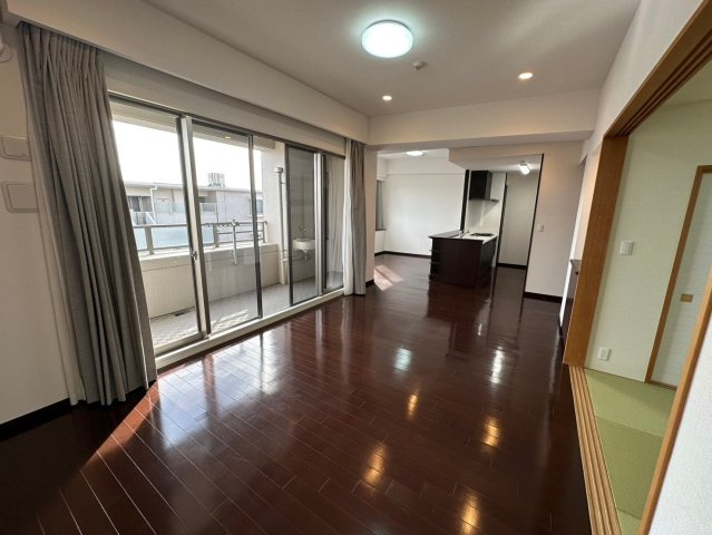 パルシオ本山鹿子町の居間・リビング|陽当たりの良い明るいリビング☆毎日家族が笑顔で生活する空間♪