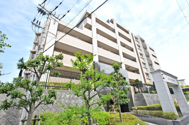 グランスイート苦楽園の外観|阪急「甲陽園」駅徒歩15分×北西角部屋4LDK！2024年11月室内リフォーム済で大変美麗です。即日ご案内可能◎皆様からのご連絡を心よりお待ちしております。